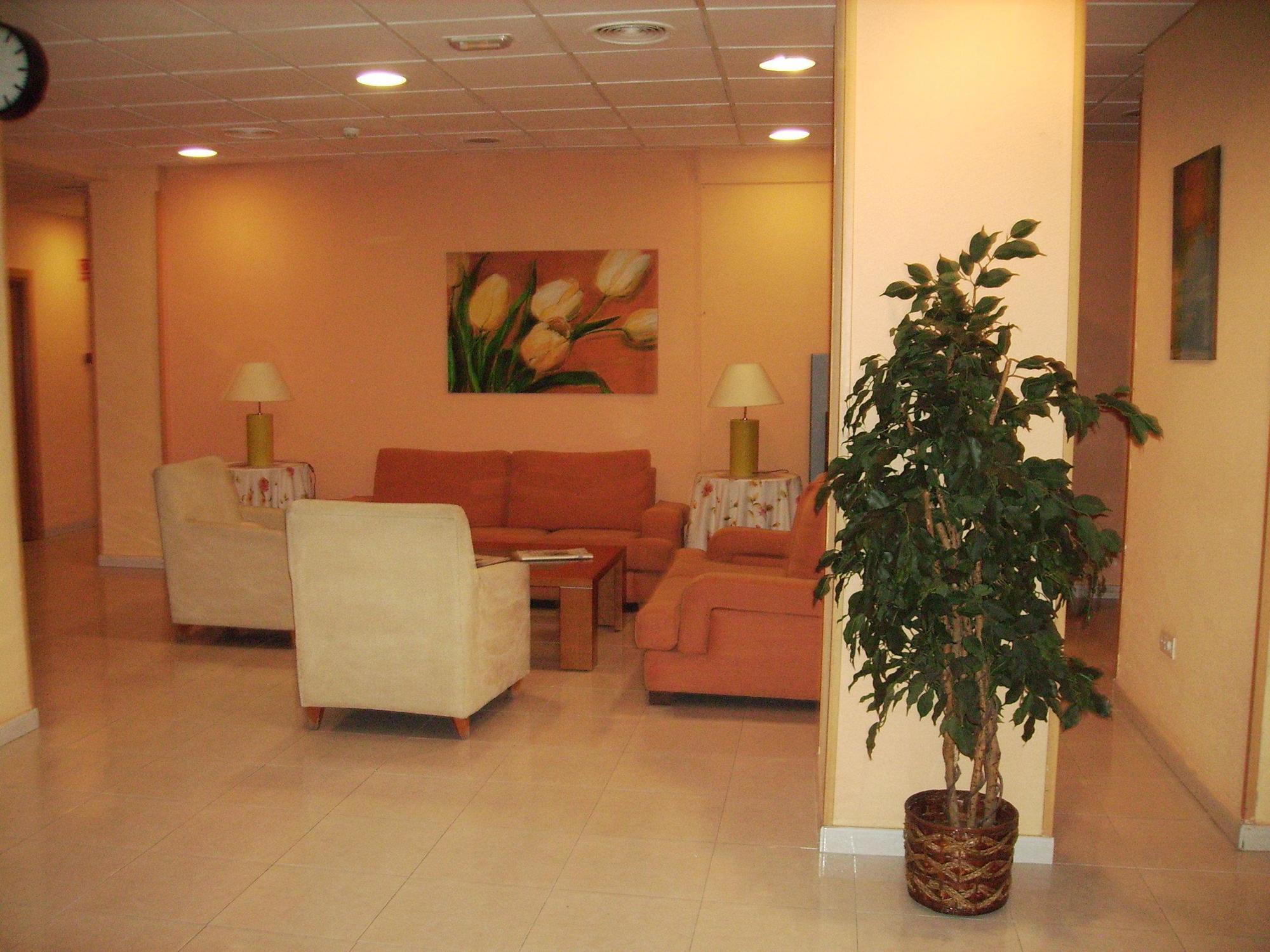 Hostal El Val Alcalá de Henares Esterno foto